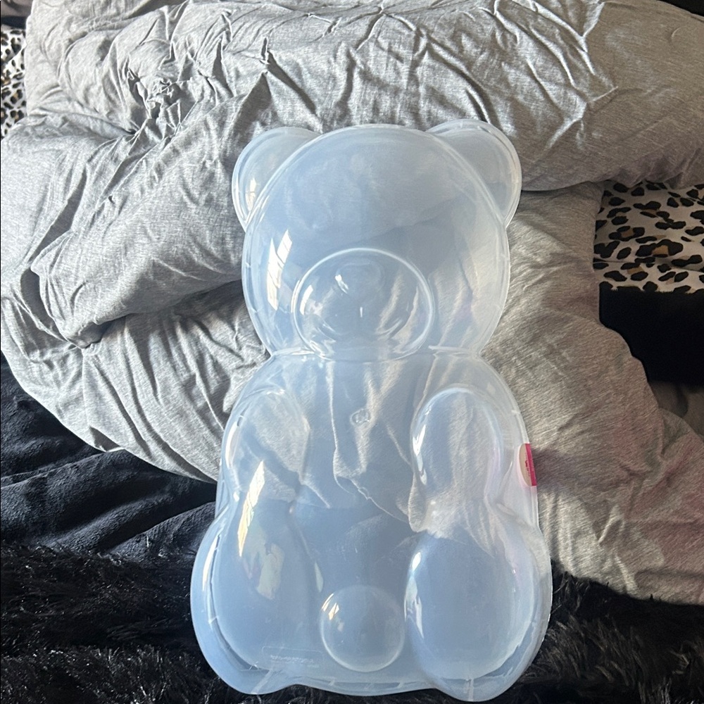 Viral Clear Bear-Shaped Decorative Mold